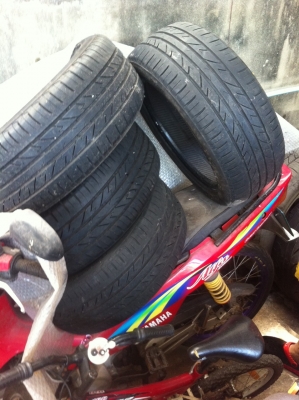 ขายยางขอบ 15 195/50/15 ดอกยางดีไม่แพงใช้ได้อีกหลายปี