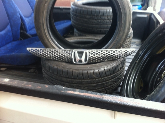 กระจังหน้า honda jazz