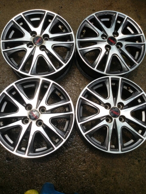 ล้อ TRD ขอบ 15 ชุดล่ะ 6500