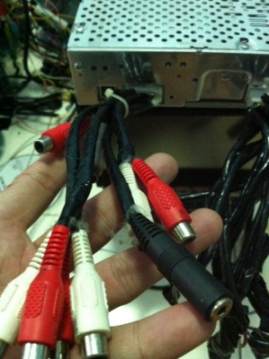 Clarion DXZ576USB 24Bit 6V USB MP3 CD FMคลื่นไทย ปรีเอ้า4ชุด AUX1ชุด สภาพสวย มือ2