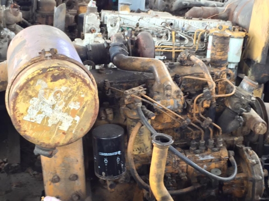 เครื่อง 4D105 komatsu เก่าใน  มี 2 ตัว ตัวละ 60,000 บาท  ติดเครื่องลองได้