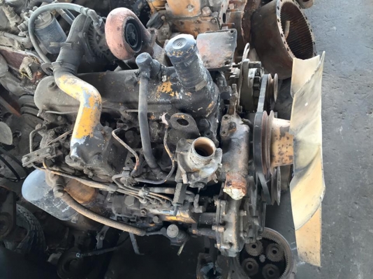 เครื่อง 4D105 komatsu เก่าใน  มี 2 ตัว ตัวละ 60,000 บาท  ติดเครื่องลองได้