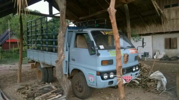 หกล้อ อีซูซุ TL100แรงฝากดำ ช่วงสั้น สภาพดีพร้อมใช้งาน เอกแจ้งลงเล่ม ทะเบียนพร้อมโอน