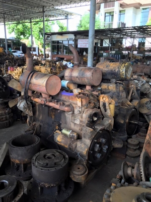 เครื่อง6D105 komatsu เก่าใน  มี 2 เครื่อง ราคาเครื่องละ 65,000 บาท  ติดเครื่องลองได้