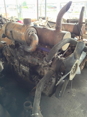 เครื่อง6D105 komatsu เก่าใน  มี 2 เครื่อง ราคาเครื่องละ 65,000 บาท  ติดเครื่องลองได้