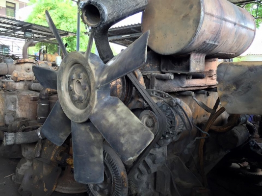 เครื่อง6D105 komatsu เก่าใน  มี 2 เครื่อง ราคาเครื่องละ 65,000 บาท  ติดเครื่องลองได้