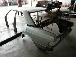 ขาย ตัวถ้งและอะไหล่ benz 190E