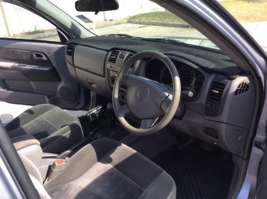 ขายรถกระบะ อีซูซุ ดีแม็ก 4ประตูตัวท็อป ปี03เครื่อง 3.0 เทอร์โบ เกียร์ออโต้ เพาเวอร์ ไฟฟ้าทั้งคัน airbag2ใบ/เบรคabs ภายในสวยเดิมๆแอร์เย็นฉ่ำ วิทยุCD ตัวถังเดิมๆห้องเครื่องเดิมๆสีเงาบางมีริ้วรอยบ้าง คัสซีดีไม่ผุ เครื่องแน่น เกียร์ดี รถขับดี ใช้งานได้เลยครับ