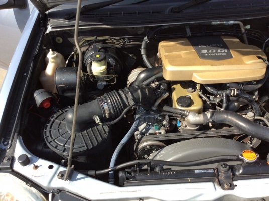 ขายรถกระบะ อีซูซุ ดีแม็ก 4ประตูตัวท็อป ปี03เครื่อง 3.0 เทอร์โบ เกียร์ออโต้ เพาเวอร์ ไฟฟ้าทั้งคัน airbag2ใบ/เบรคabs ภายในสวยเดิมๆแอร์เย็นฉ่ำ วิทยุCD ตัวถังเดิมๆห้องเครื่องเดิมๆสีเงาบางมีริ้วรอยบ้าง คัสซีดีไม่ผุ เครื่องแน่น เกียร์ดี รถขับดี ใช้งานได้เลยครับ