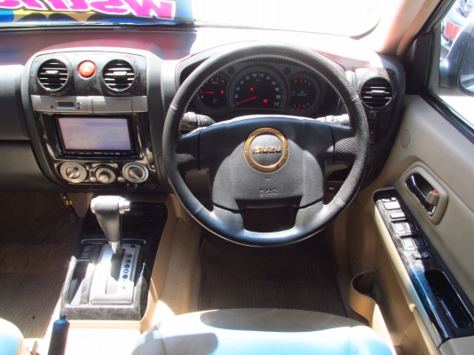 ขายMU7 ตัวท้อป ปี2008 รถสวยไม่มีชน ออกรถ20,000 ผ่อน9,XXX / 6ปี สนใจติดต่อ 080-604-8422 ปุ้ย