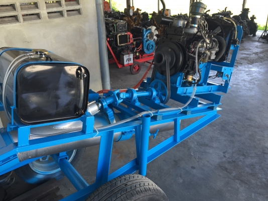 ขายท่อสูบน้ำขนาด8นิ้วยาว7เมตร มีล้อลากจูงเครื่อง3สูบพร้อมใช้งานทันที