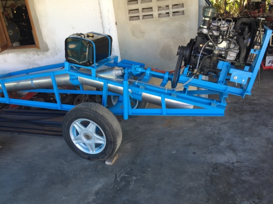 ขายท่อสูบน้ำขนาด8นิ้วยาว7เมตร มีล้อลากจูงเครื่อง3สูบพร้อมใช้งานทันที