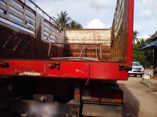 รถอีซูซุ 10 ล้อดั้ม  360  แรงม้า.  ( รถวิ่ง 1xx,xxx กว่า กม. )  ,  ( ขายแม่ , ลูก. )     สนใจติดต่อ   081 - 6079515