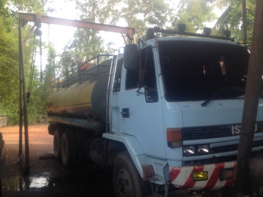 รถอีซุซุ 10 ล้อ บรรทุกน้ำ FVM 175 แรงม้า. สนใจติดต่อ 081 - 6079515 รถอีซุซุ 10 ล้อ บรรทุกน้ำ FVM 175 แรงม้า. สนใจติดต่อ 081 - 6079515