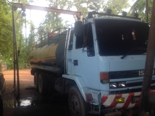 รถอีซุซุ 10 ล้อ บรรทุกน้ำ  FVM 175  แรงม้า.    สนใจติดต่อ  081 - 6079515