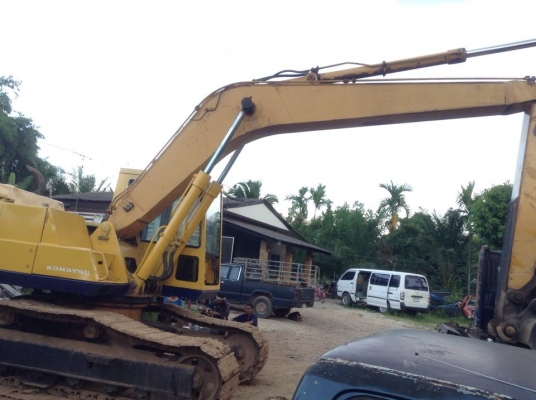 แบคโฮ komatsu