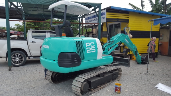 ขายรถขุดkomatsu  pc25รุ่น7 ปั้มแรงมาก ลองมาแล้ว.บูมยาว.ยาว