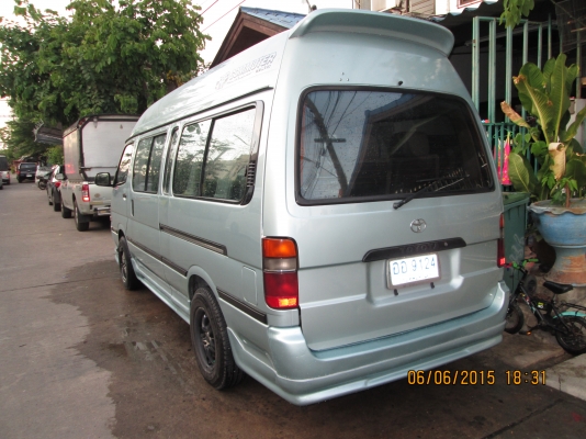 รถตู้ปี04สภาพสดๆเลยครับ