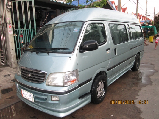 รถตู้ปี04สภาพสดๆเลยครับ
