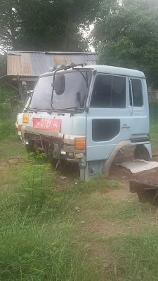 หัวรถฮีโน่  อุปกรณ์สมบูรณ์ ภายในสวย