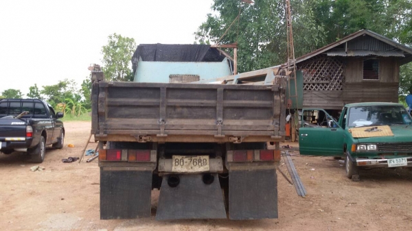 หกล้อ อีซูซุ NPR120แรงห้างปี41 power แอร์เย็น ช่วงล่างใหญ่พร้อมลุย เล่มทะเบียนพร้อมโอน ราคาคุยได้ครับ ถูกใจ จัดให้ บริการขับส่งฮอดบ้านเลยเด้อ ครับ