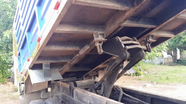 ขาย6ล้ออีซูซุ NPR115 ดัมพ์ เกษตร ช่วงล่างใหญ่F หน้าหลัง แชชซีสวย พ.เพาเวอร์ เอกสารเล่มทะเบียนพร้อมโอน แอร์เย็น กระบะสวย เครื่องดีแน่น