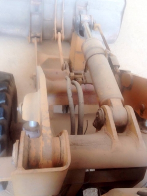 **590,000 บ.ต่อรอง/// รถตักล้อยาง เอวอ่อน KAWASAKI 65Z **ขาย KAWASAKI 65Z รถตักล้อยาง เอวอ่อน ตัก1.7-2 คิว KAWASAKI 65Z WHEEL LOADER MODEL KSS65Z ซีเรียล 65ZB0836 ขยายบุ้งกี๋ ต่อแขน แล้ว เรียบร้อย ตักสูง ใส่10ล้อได้ ตักได้ 1.7ถึง2.0คิว เครื่องยนต์ ISUZU 6