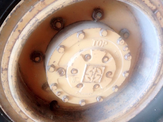 **590,000 บ.ต่อรอง/// รถตักล้อยาง เอวอ่อน KAWASAKI 65Z **ขาย KAWASAKI 65Z รถตักล้อยาง เอวอ่อน ตัก1.7-2 คิว KAWASAKI 65Z WHEEL LOADER MODEL KSS65Z ซีเรียล 65ZB0836 ขยายบุ้งกี๋ ต่อแขน แล้ว เรียบร้อย ตักสูง ใส่10ล้อได้ ตักได้ 1.7ถึง2.0คิว เครื่องยนต์ ISUZU 6