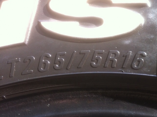 ยาง Mud Maxxis Bighorn 764 รุ่นใหญ่เบอร์ 265 75 16 ปลายปี10 พร้อมใช้งาน ยาง Mud Maxxis Bighorn 764 รุ่นใหญ่เบอร์ 265 75 16 ปลายปี10 พร้อมใช้งาน