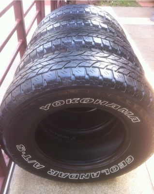 ยาง All Yokohama 245 70 16 กลางปี10 ดอกเยอะ ใช้ได้อีกเป็นปี ยาง All Yokohama 245 70 16 กลางปี10 ดอกเยอะ ใช้ได้อีกเป็นปี