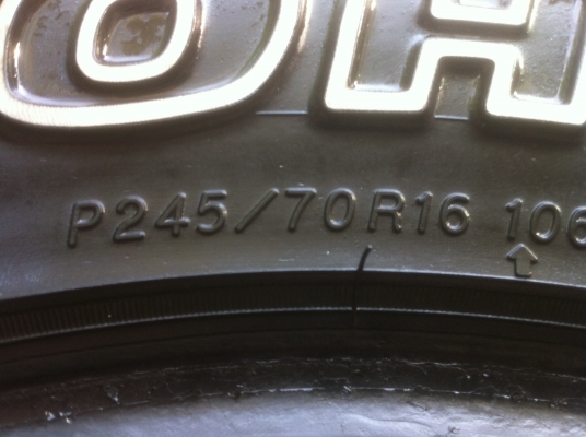 ยาง All Yokohama 245 70 16 กลางปี10 ดอกเยอะ ใช้ได้อีกเป็นปี ยาง All Yokohama 245 70 16 กลางปี10 ดอกเยอะ ใช้ได้อีกเป็นปี