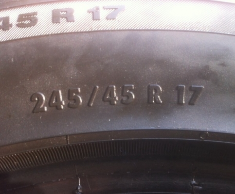 ยาง All Yokohama 245 70 16 กลางปี10 ดอกเยอะ ใช้ได้อีกเป็นปี ยาง All Yokohama 245 70 16 กลางปี10 ดอกเยอะ ใช้ได้อีกเป็นปี