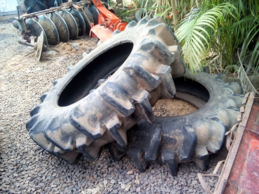 ยางขอบ28นิ้ว1คู่ ใส่เอ็ม5000ขายตามสภาพใช้งานได้ปกติ