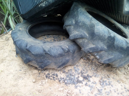 ยางขอบ24นิ้วตามสภาพยังใช้งานได้ครับ1คู่1500บาท