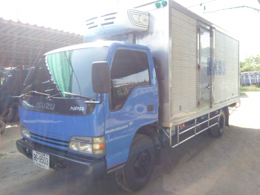 6 ล้อกลาง *ตู้เปียกสแตนเลส*  ISUZU  EURO.2  NPR 130 แรงม้า * ยาว 5.00 ม. * รถสวยเดิม+สวยจริง * รถห้างแท้ * มีเล่มพร้อม *