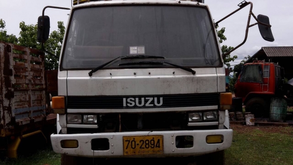 10ล้อ2เพลา240แรง..หัวคัสซี เกียร์ฟุลเลอร์...เครื่องดี คัสซีสวบ ช่วงล่างสวย