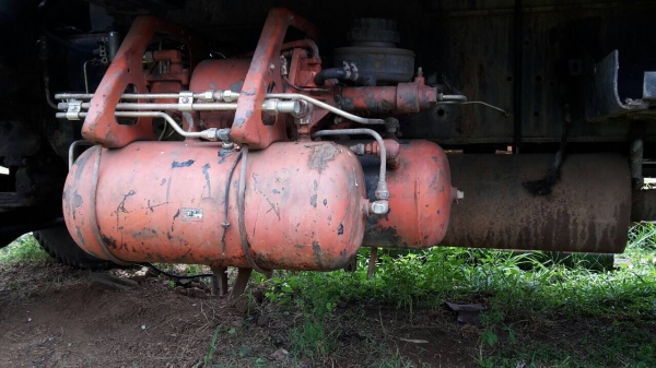 10ล้อ2เพลา240แรง..หัวคัสซี เกียร์ฟุลเลอร์...เครื่องดี คัสซีสวบ ช่วงล่างสวย