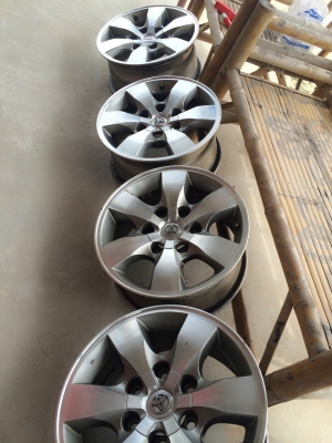 ขายแม็กฟอรูจูนเนอร์ขอบ 16 พร้อมน็อต 6000- พร้อมส่งทั่วไทย