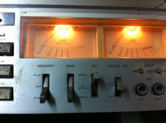 เครื่องเล่นเทป และบันทึกเสียง TEAC จากญี่ปุ่นใช้งานได้เปิดติดตามภาพ