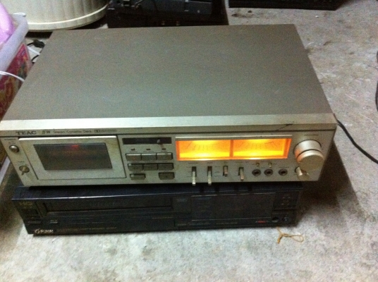 เครื่องเล่นเทป และบันทึกเสียง TEAC จากญี่ปุ่นใช้งานได้เปิดติดตามภาพ