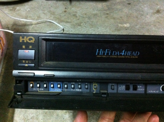 VDO เทปยี่ห้อ FUNAI เป็นแบบ Hi-Fi stereo  เปิดใช้งานได้ตามภาพ จากญี่ปุ่น