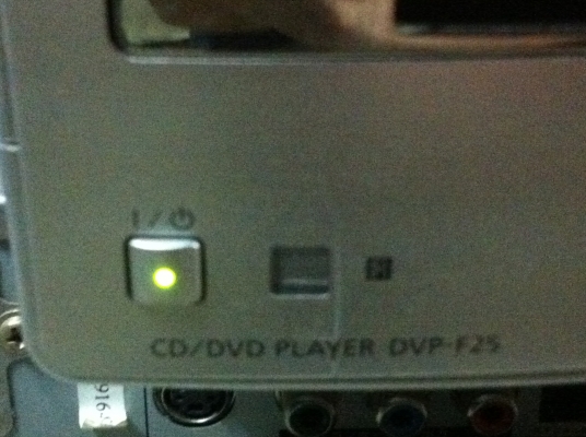 เครื่องเล่นแผ่นทุกอย่างของ SONY จากญี่ปุ่น เทสลองต่อให้ตามภาพ