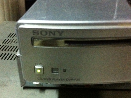 เครื่องเล่นแผ่นทุกอย่างของ SONY จากญี่ปุ่น เทสลองต่อให้ตามภาพ