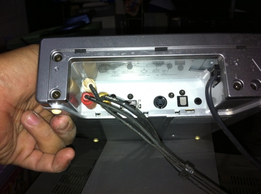 เครื่องเล่นแผ่นทุกอย่างของ SONY จากญี่ปุ่น เทสลองต่อให้ตามภาพ