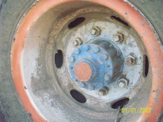 หกล้อหน้ายาว  เครื่องEH 700  168 แรง ทะเบียนขาด 31ธค 57 ((หางยังไม่ลงเล่ม  ))) ราคา  180,000 บาท