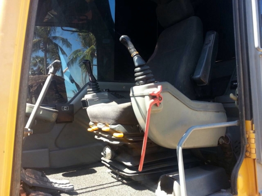 ขายรถแบโฮ VOLVO EC 210-B เอกสารใบอินวอย ไฟฟ้าครบ ช่วงล้างเต็ม รถสวย ราคาถูกมาก แค่.1500000 บาทเท่านั้น สนใจรีบโทรจองด่วน