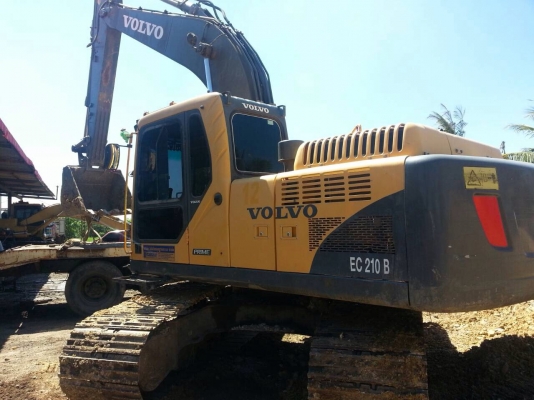 ขายรถแบโฮ VOLVO EC 210-B เอกสารใบอินวอย ไฟฟ้าครบ ช่วงล้างเต็ม รถสวย ราคาถูกมาก แค่.1500000 บาทเท่านั้น สนใจรีบโทรจองด่วน