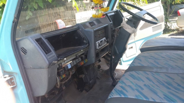 สี่ล้อ อีซูซุ NKR88แรง พ.พาเวอร์ สภาพสวยพร้อมใช้งาน ทะเบียนพร้อมโอน ^^ แจ้งราคาผิดครับ แค่185,000บ ครับ