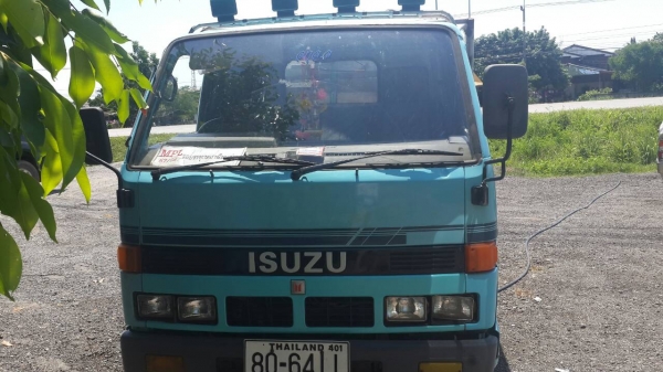 สี่ล้อ อีซูซุ NKR88แรง พ.พาเวอร์ สภาพสวยพร้อมใช้งาน ทะเบียนพร้อมโอน ^^ แจ้งราคาผิดครับ แค่185,000บ ครับ