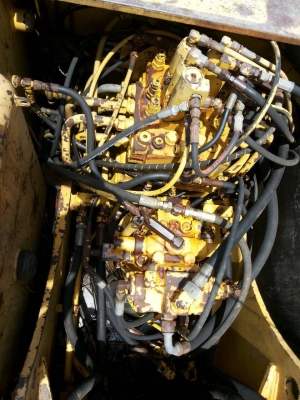 รถขุด SK120-3  ///...โซ่หนา เอวแน่น เครื่องแห้ง ปั้มแห้ง. อย่างอื่นด้อยหน่อย